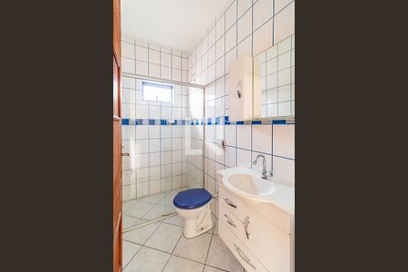 Banheiro social de casa para alugar com 2 quartos, 125m² em Jardim Ouro Preto, São Paulo