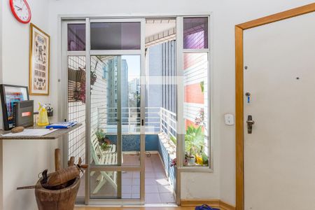 Sala de apartamento à venda com 2 quartos, 59m² em Carmo, Belo Horizonte