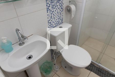 Banheiro de apartamento à venda com 2 quartos, 40m² em Vila Nhocune, São Paulo