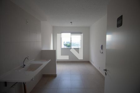 Sala de apartamento para alugar com 2 quartos, 33m² em Itaquera, São Paulo