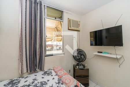 Quarto 1 de apartamento para alugar com 3 quartos, 70m² em Penha, Rio de Janeiro
