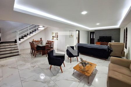 Sala de casa de condomínio à venda com 4 quartos, 850m² em Badu, Niterói