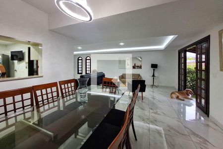 Sala de casa de condomínio para alugar com 4 quartos, 850m² em Badu, Niterói