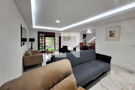 Sala de casa de condomínio à venda com 4 quartos, 850m² em Badu, Niterói