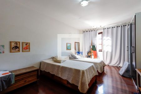 Casa à venda com 290m², 3 quartos e 2 vagas Casa à venda com 290m², 3 quartos e 2 vagasQuarto 1