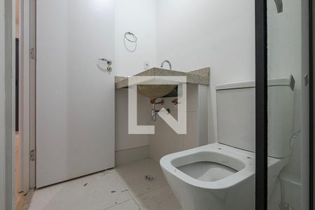 Banheiro de kitnet/studio para alugar com 1 quarto, 28m² em Sumaré, São Paulo