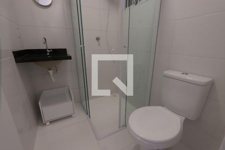 Banheiro de kitnet/studio para alugar com 1 quarto, 28m² em Vila Independencia, São Paulo