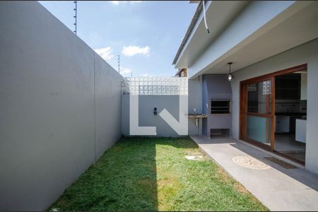 Casa de condomínio à venda com 172m², 3 quartos e 2 vagas Casa de condomínio à venda com 172m², 3 quartos e 2 vagasQuintal