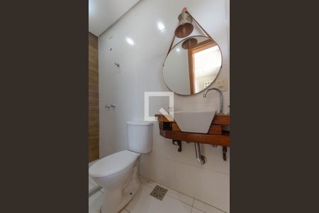 Casa de condomínio à venda com 172m², 3 quartos e 2 vagas Casa de condomínio à venda com 172m², 3 quartos e 2 vagasBanheiro Social