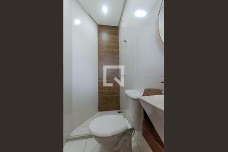 Casa de condomínio à venda com 172m², 3 quartos e 2 vagas Casa de condomínio à venda com 172m², 3 quartos e 2 vagasBanheiro Social