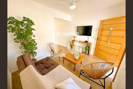 Sala de TV de casa para alugar com 2 quartos, 60m² em Ponta das Canas, Florianópolis