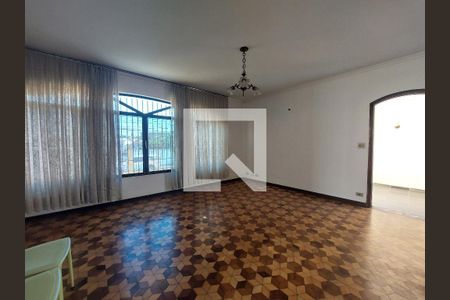 Casa à venda com 177m², 3 quartos e 8 vagasSala