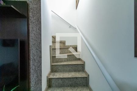 Escada de casa à venda com 3 quartos, 178m² em Vila Suzi, São Bernardo do Campo