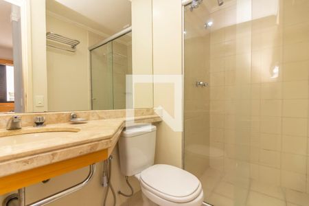 Banheiro de apartamento para alugar com 1 quarto, 28m² em Cerqueira César, São Paulo