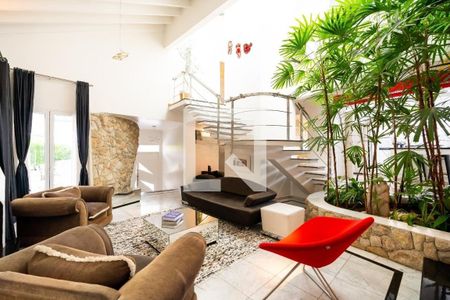 Casa à venda com 4 quartos, 385m² em Residencial Cinco (Alphaville), Santana de Parnaíba