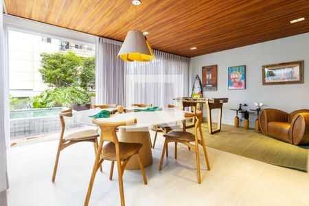 Apartamento à venda com 2 quartos, 230m² em Moema, São Paulo