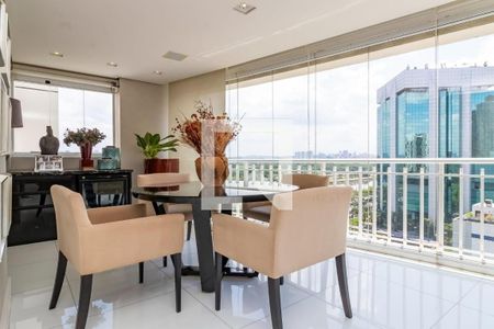 Apartamento à venda com 3 quartos, 168m² em Alto de Pinheiros, São Paulo