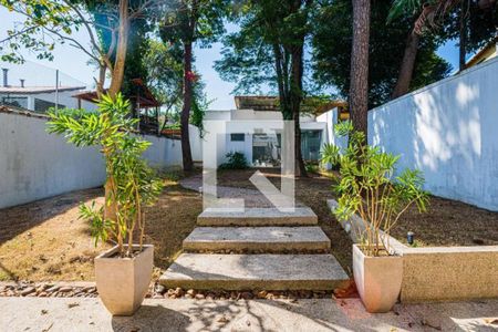 Casa à venda com 3 quartos, 331m² em Moema, São Paulo