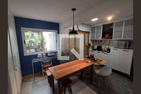 Casa à venda com 3 quartos, 260m² em Jardim Panorama, São Paulo