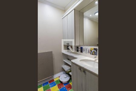 Banheiro da Suite de apartamento à venda com 2 quartos, 65m² em Vila Ipiranga, Porto Alegre