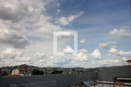 Vista de casa à venda com 3 quartos, 250m² em Esplanada, Belo Horizonte