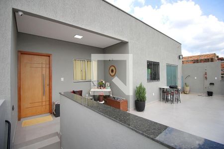 Varanda de casa à venda com 3 quartos, 250m² em Esplanada, Belo Horizonte