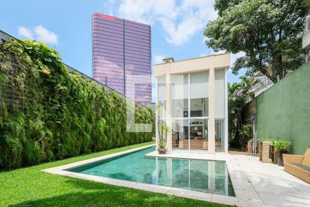 Casa à venda com 3 quartos, 480m² em Vila Madalena, São Paulo