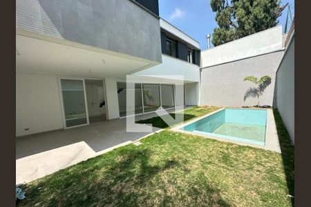 Casa à venda com 4 quartos, 450m² em Campo Belo, São Paulo