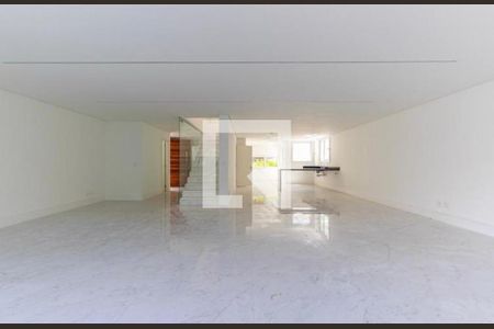 Casa à venda com 4 quartos, 525m² em Granja Julieta, São Paulo