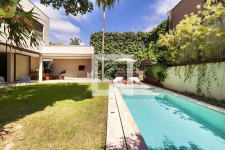 Casa à venda com 4 quartos, 640m² em Jardim Paulistano, São Paulo