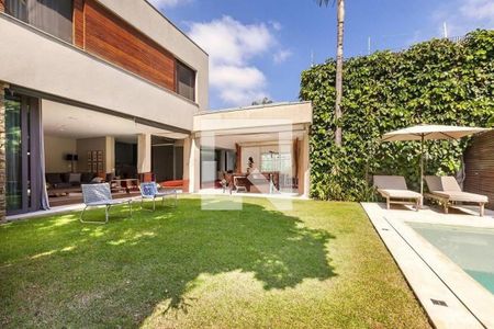 Casa à venda com 4 quartos, 640m² em Jardim Paulistano, São Paulo