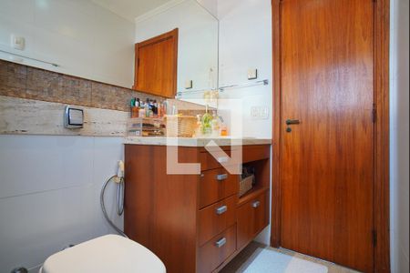 Banheiro da Suíte de apartamento à venda com 3 quartos, 167m² em Rio Branco, Porto Alegre