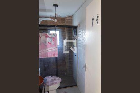 Banheiro de apartamento à venda com 2 quartos, 70m² em Teresópolis, Porto Alegre