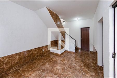 Casa para alugar com 500m², 3 quartos e 6 vagasSala