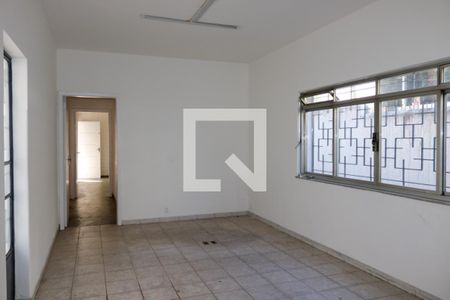 Casa à venda com 166m², 2 quartos e 2 vagasSala