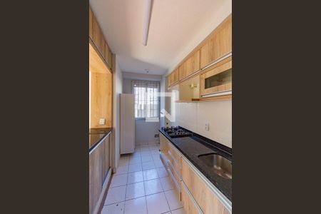 Cozinha  de apartamento à venda com 2 quartos, 44m² em Bairro Fátima, Canoas