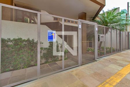 Apartamento à venda com 156m², 3 quartos e 2 vagas Apartamento à venda com 156m², 3 quartos e 2 vagasPlaquinha instalada na entrada