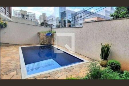 Casa à venda com 6 quartos, 300m² em Água Fria, São Paulo