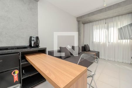 Sala/Cozinha de apartamento para alugar com 1 quarto, 25m² em Bela Vista, São Paulo