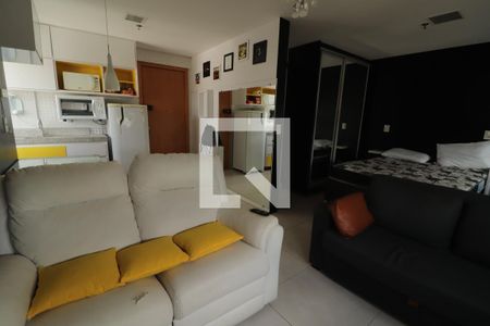 Sala de kitnet/studio para alugar com 1 quarto, 34m² em Jardim Santo Antônio, Goiânia