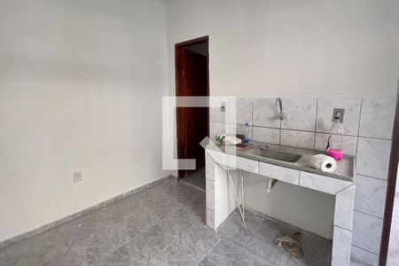 Cozinha de casa para alugar com 1 quarto, 3m² em Vila Itamarati, Duque de Caxias