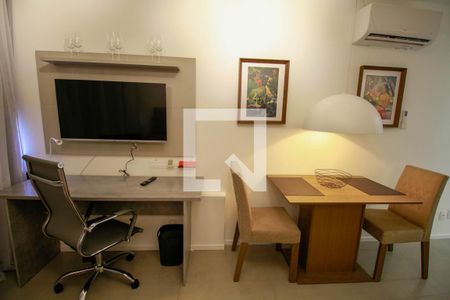 Escritório e Mesa de Jantar de kitnet/studio à venda com 1 quarto, 40m² em Cerqueira César, São Paulo