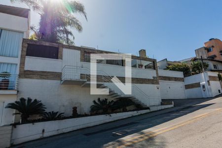 Studio para alugar com 25m², 1 quarto e 1 vaga Studio para alugar com 25m², 1 quarto e 1 vagaFachada