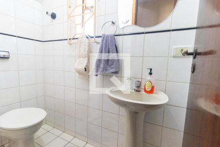 Lavabo de casa de condomínio para alugar com 3 quartos, 130m² em Jardim das Américas, Curitiba