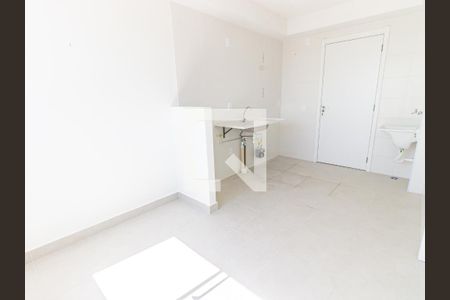 Sala/Cozinha de apartamento à venda com 1 quarto, 24m² em Vila Claudia, São Paulo