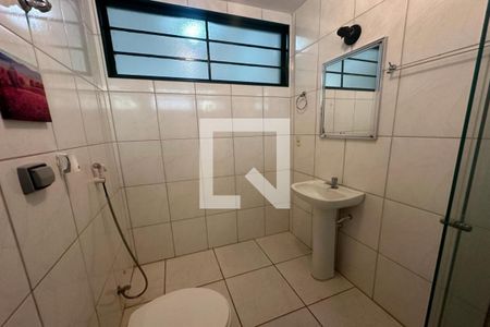 Banheiro de apartamento para alugar com 1 quarto, 20m² em Centro, Ribeirão Preto