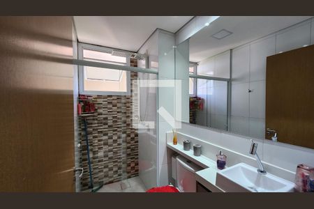 Banheiro de apartamento à venda com 2 quartos, 53m² em Vila Progresso, Jundiaí