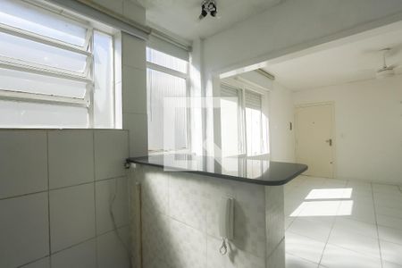 Cozinha de apartamento à venda com 1 quarto, 31m² em Santa Cecília, Porto Alegre