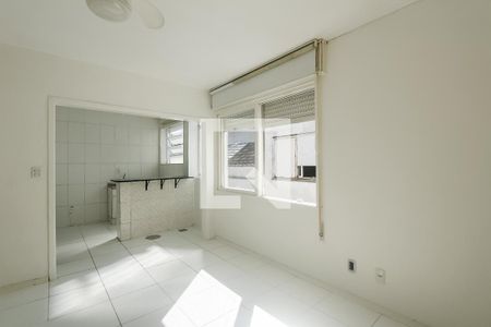 Sala/Quarto de apartamento à venda com 1 quarto, 31m² em Santa Cecília, Porto Alegre