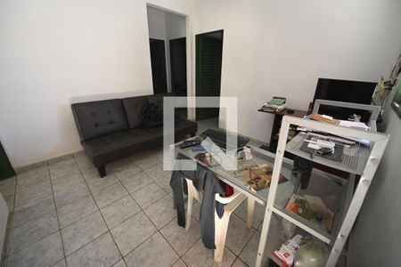 Sala de casa para alugar com 3 quartos, 127m² em Jardim Vitória, Goiânia